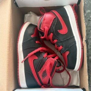 Jordan 1 Mid Alt Toddler Shoes Size 7C Black/Red Bred Velcro Sneakers